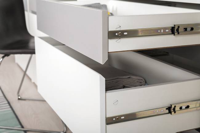 Комод Торонто 13.321 цвет белый шагрень/стальной серый Комод Торонто 13.321 цвет белый шагрень/стальной серый