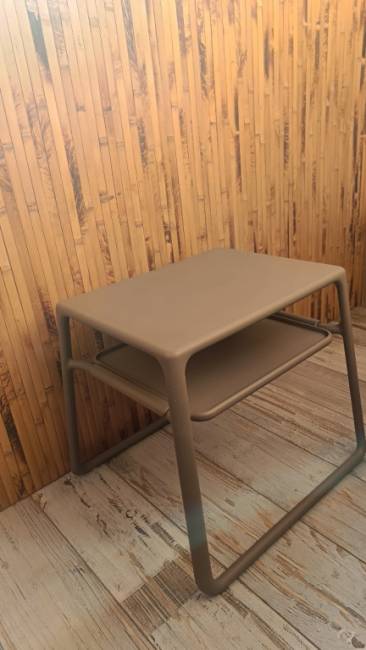 Столик пластиковый для лежака Pop тортора 440х395х385 мм